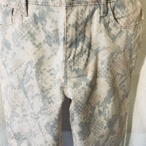 Buffalo Skinny White, Grey & Pink Snake Skin Jeans - Picture 7 of 8